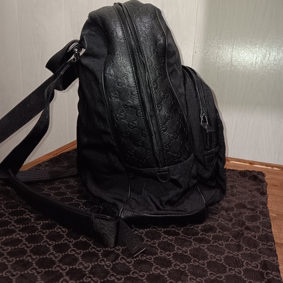 Gucci Signature Backpack - Picture 4 of 6